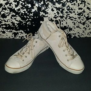 UGH sneakers sherling lined sz. 9.5 EUC suede